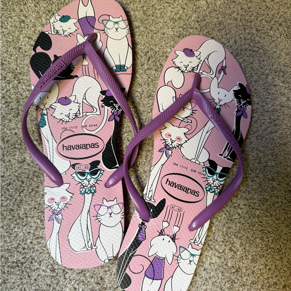 Havaianas Purple Cat Print Flip Flops